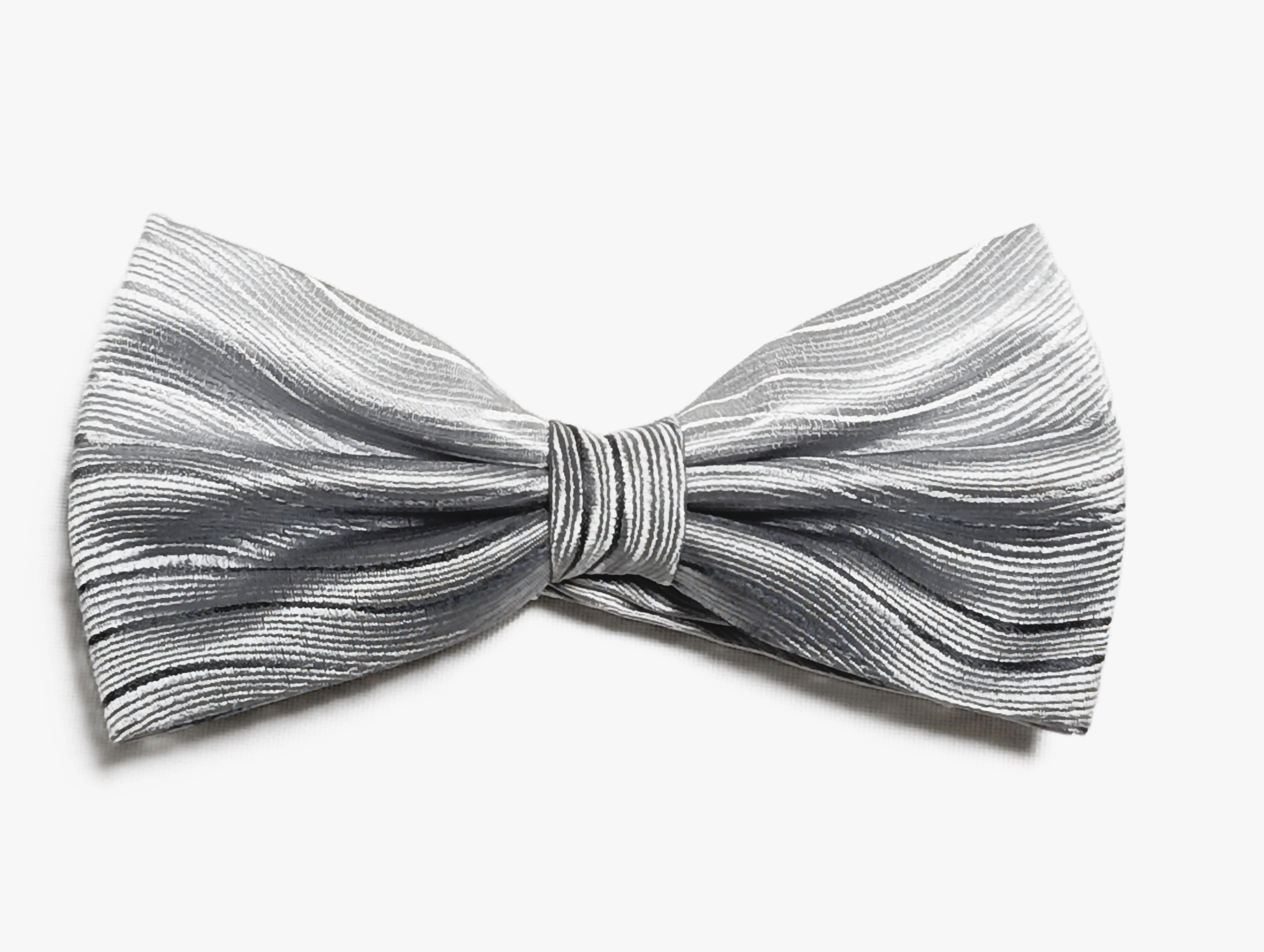 Pánsky motýlik – elegantný strieborný doplnok s pevným uzlom