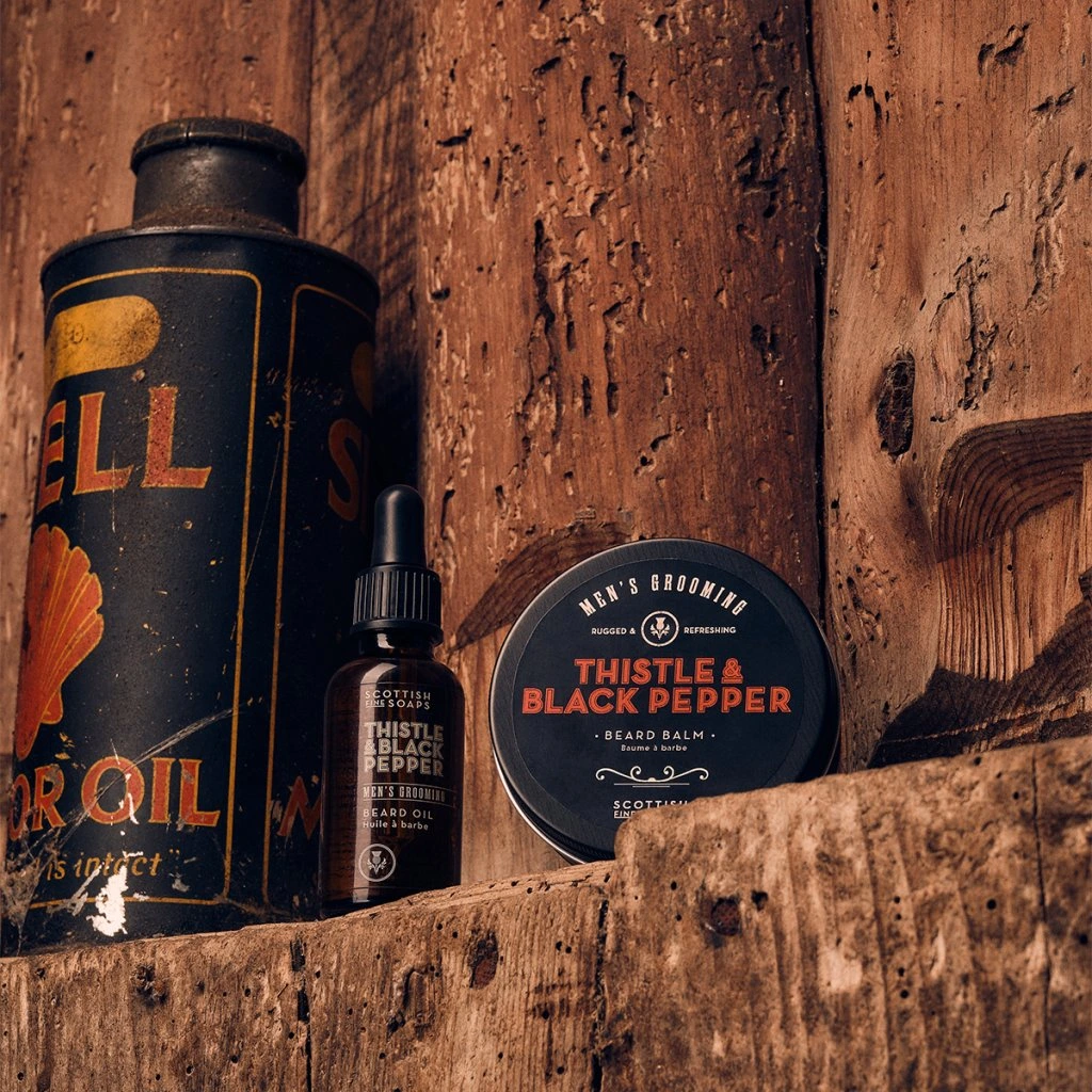 Olej na bradu Scottish Fine Soaps 30 ml – čierne korenie, ostropestrec a jojobový olej