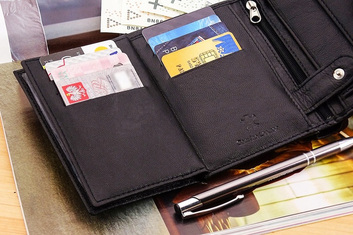 Pánska kožená peňaženka- čierna, s RFID ochranou