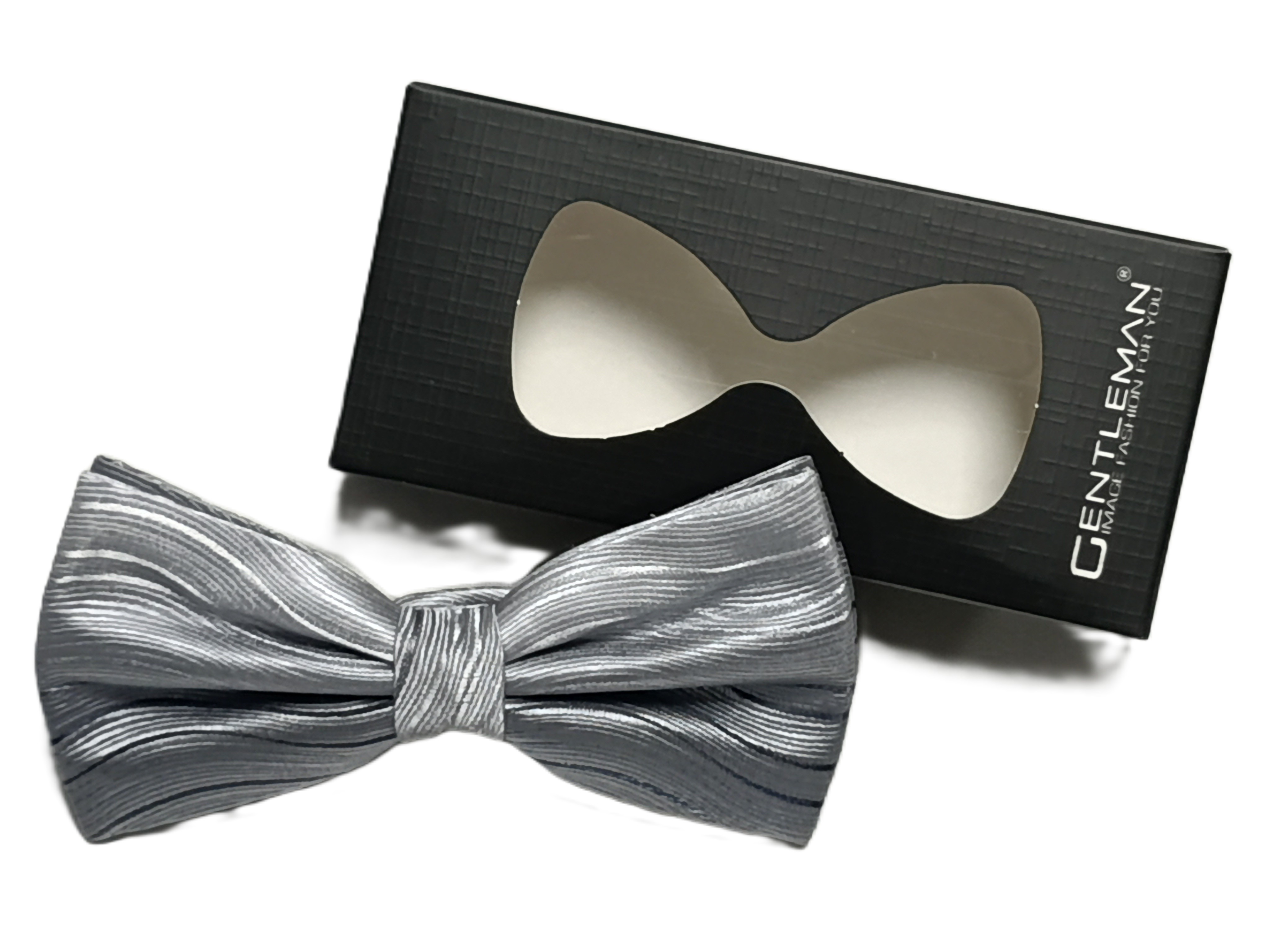 Pánsky motýlik – elegantný strieborný doplnok s pevným uzlom