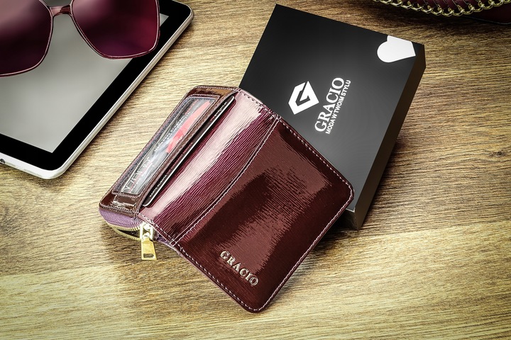 Malá dámska kožená peňaženka GRACIO fialová s RFID ochranou